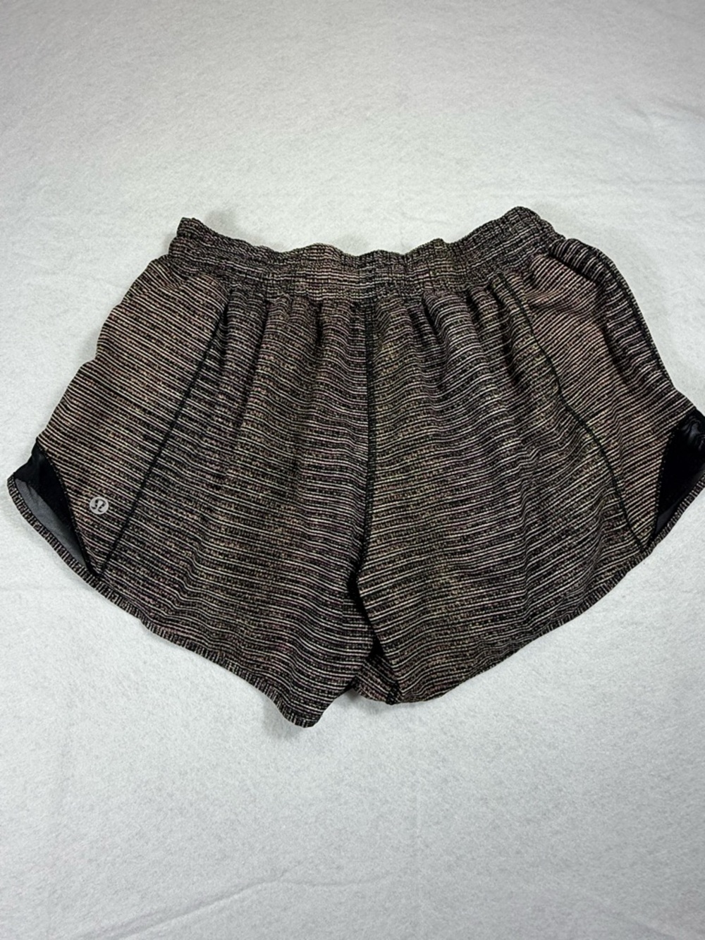 Lululemon Peloton 4” Hotty Hot Shorts 8 Tall - Picture 5 of 6